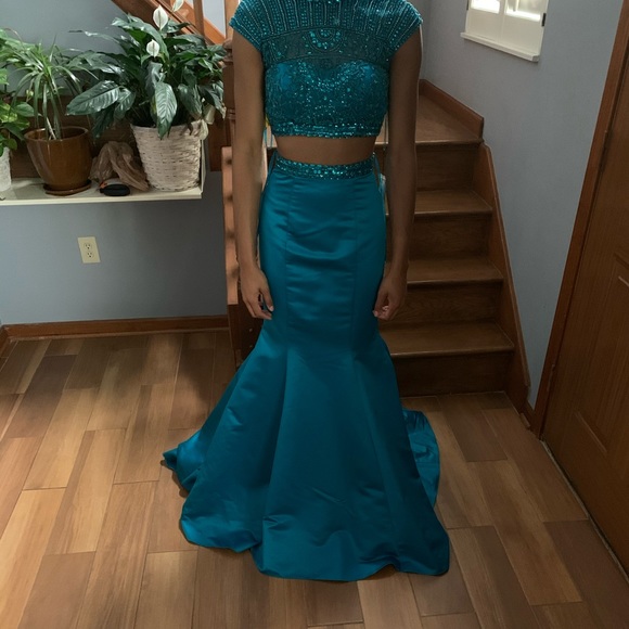 Mermaid 2 piece Turquoise Prom Gown - Picture 2 of 4